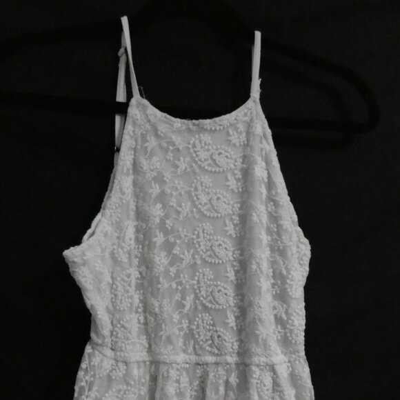POL | medium | White Lined Floral Lace Adjustable Spaghetti Strap Dress - Picture 6 of 16